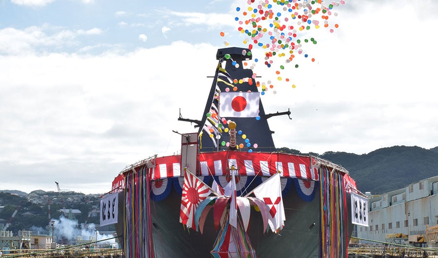 三菱重工 | 防衛省向け3,900トン型護衛艦「によど」の命名・進水式を